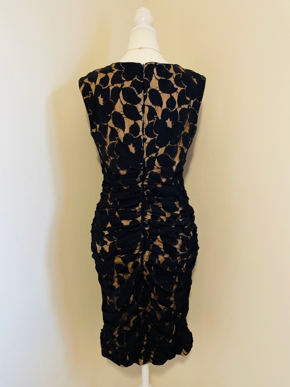 |London Times| Women’s Sleeveless Lace Sheath Dress - Picture 6 of 8